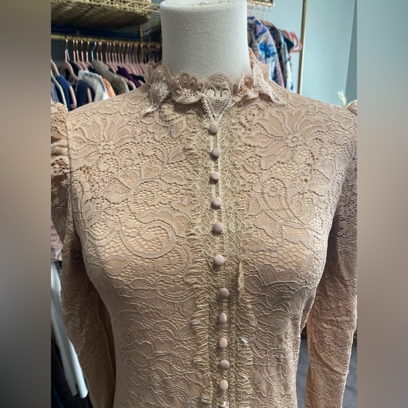 Veinfuns lace overlay long sleeve blouse/ top. Size M - Picture 3 of 10